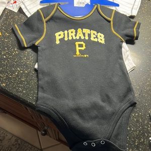 Pirates two set onesie